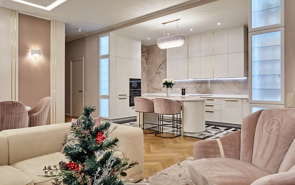 Пудрово-белоснежная П-образная кухня