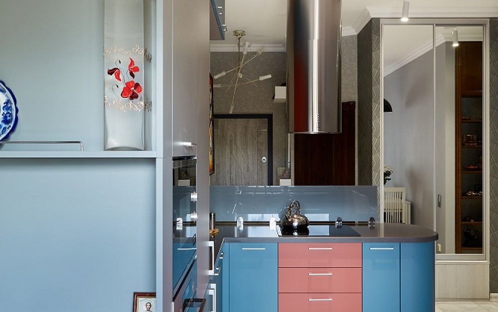 Кухня с барной стойкой