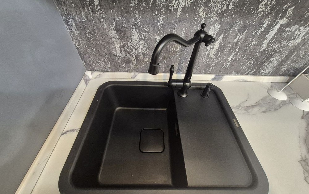 Кухня Эрика / г. Санкт-Петербург, пр-т Будённого, д. 27, кор. 1, стр.1