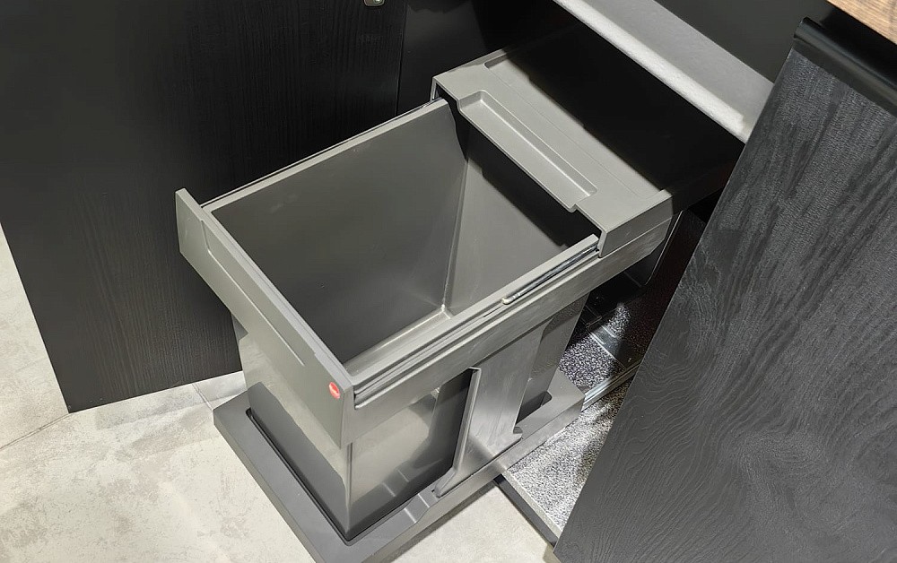 Кухня Ноа + Стоун Вуд / м.Бульвар Дмитрия Донского