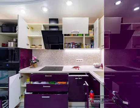 Фиолетовая кухня в Твери