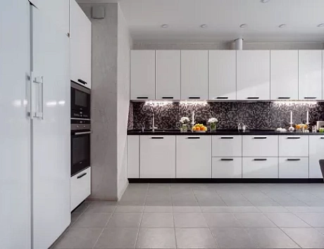 Белая кухня в Мурманске