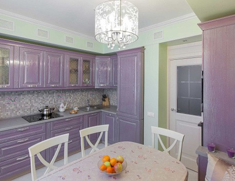Фиолетовая кухня в Твери
