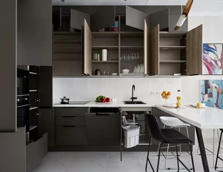 Коричневая кухня в Клину