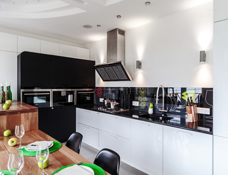 Белая кухня в Санкт-Петербурге