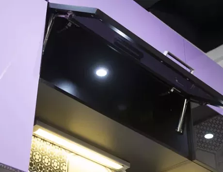 Фиолетовая кухня в Твери