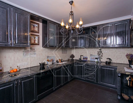 Производство кухонь из массива дуба