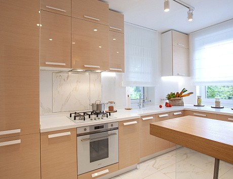 Светлая кухня в Воронеже