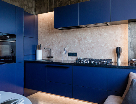 Темная кухня в Ростове-на-Дону