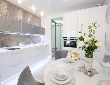 Светлая кухня в Воронеже