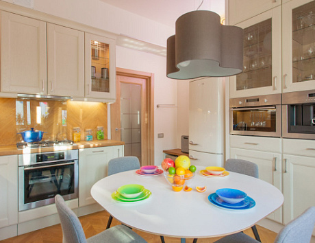 Светлая кухня в Сочи